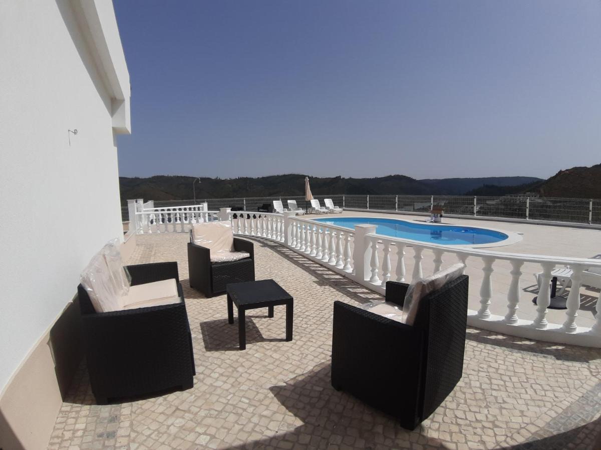 Lago Azul Villas Феррейра-ду-Зезери Экстерьер фото
