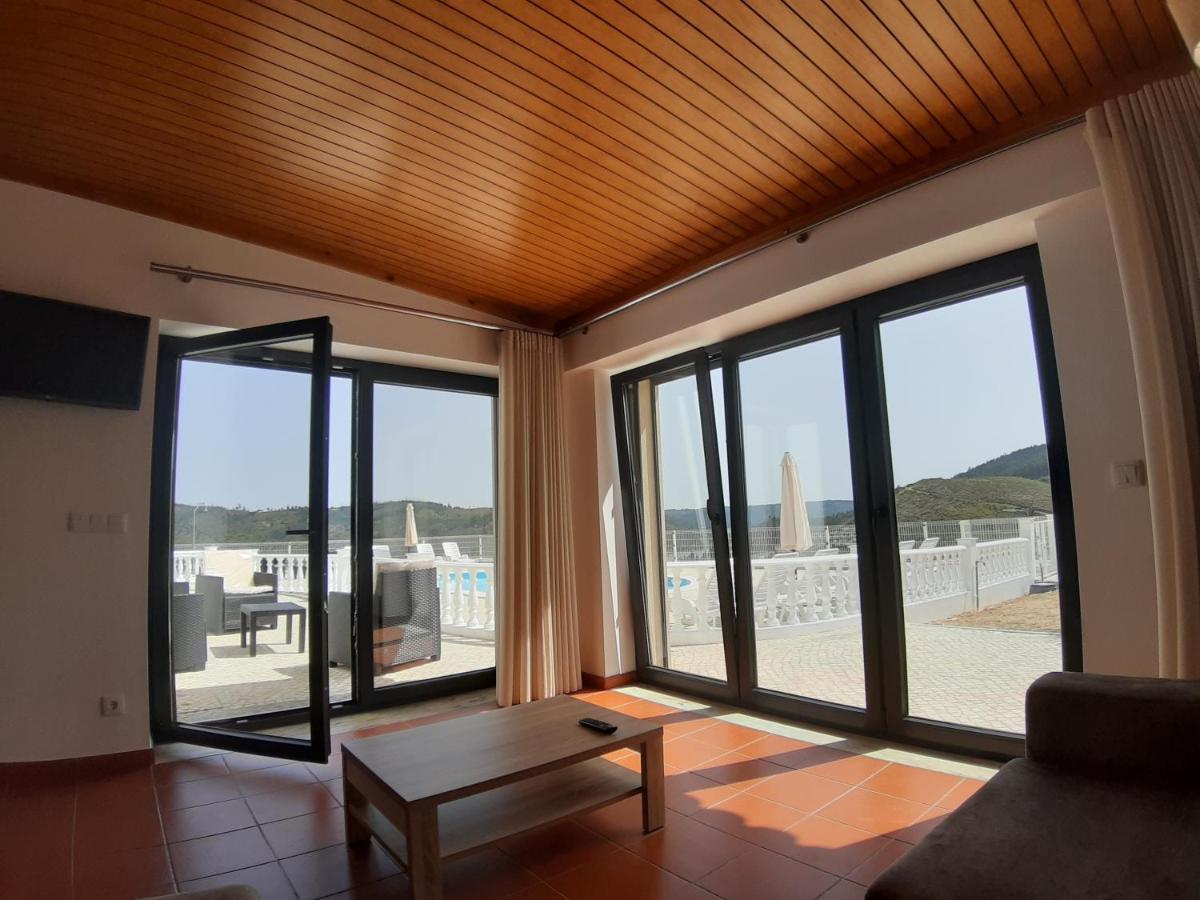 Lago Azul Villas Феррейра-ду-Зезери Экстерьер фото