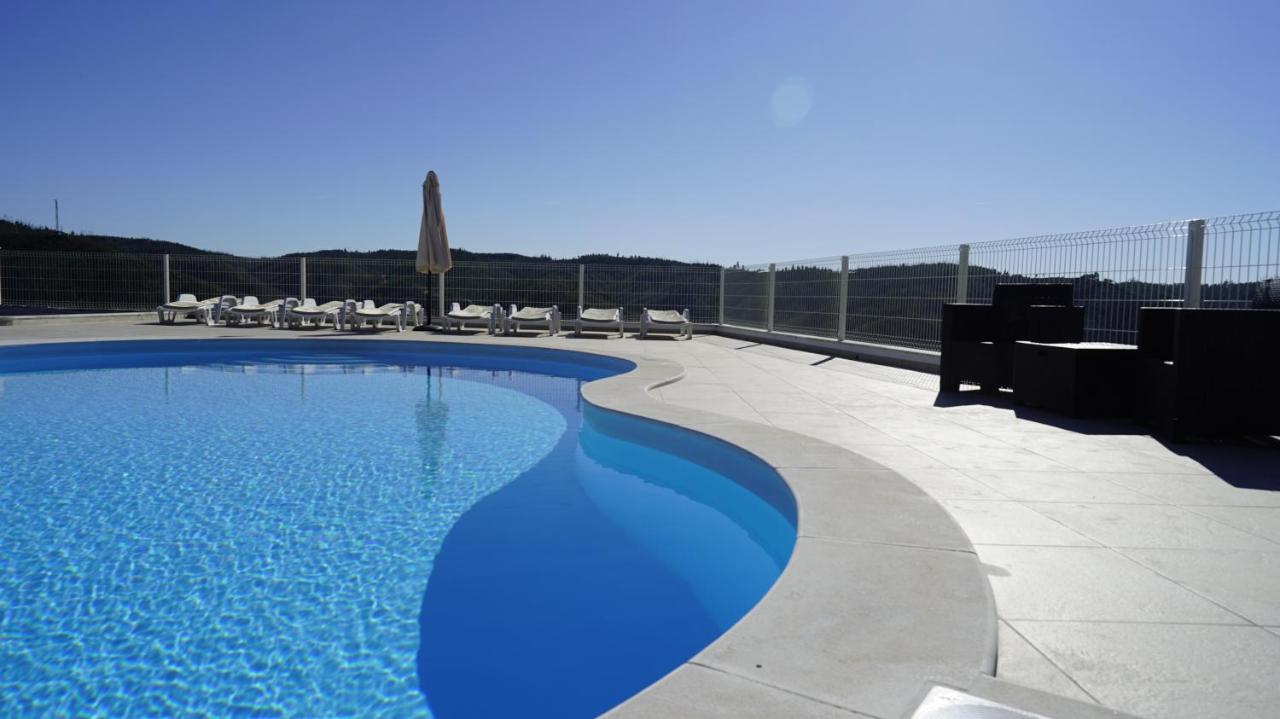 Lago Azul Villas Феррейра-ду-Зезери Экстерьер фото