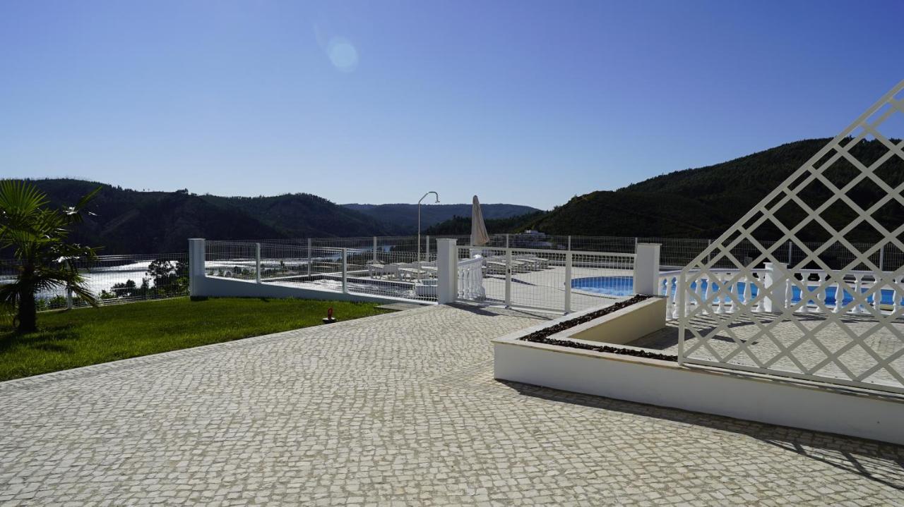 Lago Azul Villas Феррейра-ду-Зезери Экстерьер фото