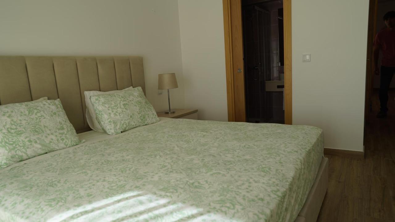 Lago Azul Villas Феррейра-ду-Зезери Экстерьер фото