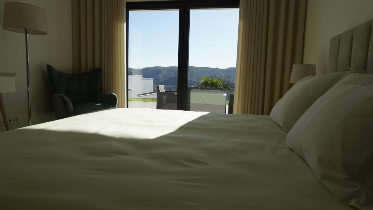 Lago Azul Villas Феррейра-ду-Зезери Экстерьер фото