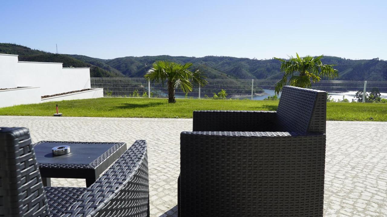 Lago Azul Villas Феррейра-ду-Зезери Экстерьер фото